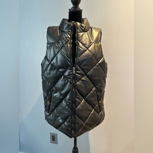 NEW! VEGAN BLACK PUFFER VEST. Longer length & snap pockets. Dress separate